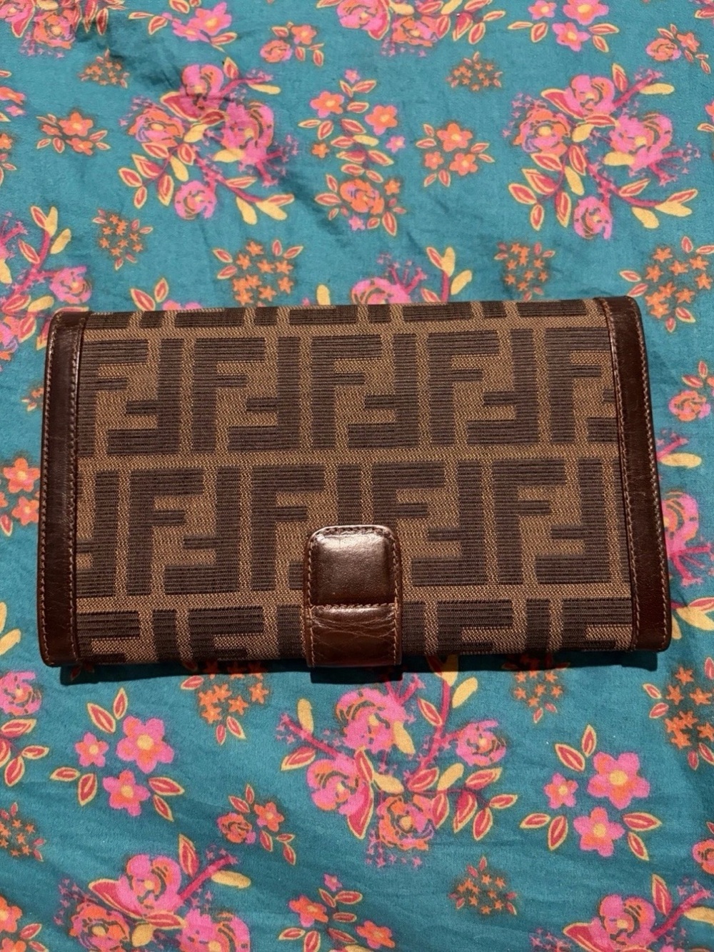 Fendi Zucca clutch wallet with unbranded chain - Picture 2 of 16